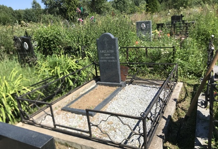 Благоустройство могил в Новомосковске